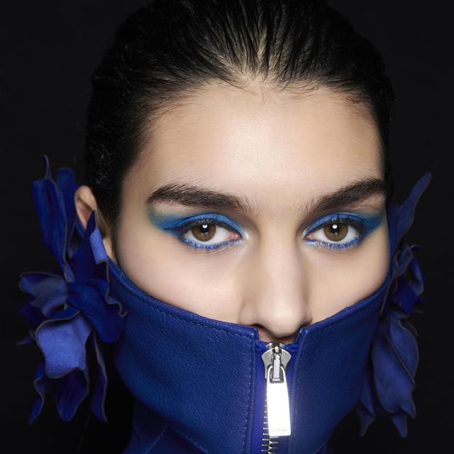 Washed Denim: el maquillaje que tiñe tus ojos de azul y te transporta a los 80