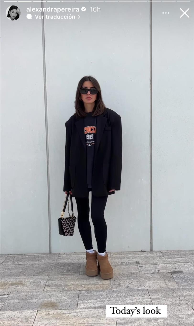 Alexandra Pereira sabe cómo llevar las botas de moda, las Ugg con plataforma