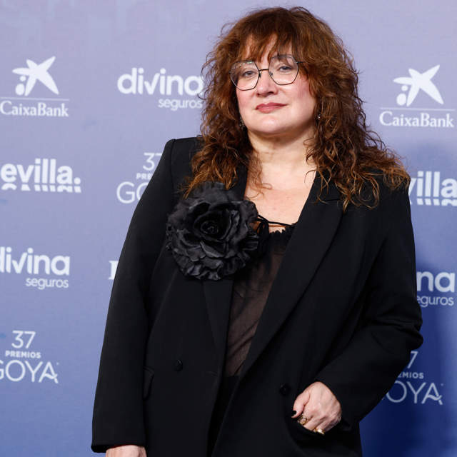 Isabel Coixet y su look más reivindicativo en los Premios Goya 2023: chaqueta de segunda mano con mensaje feminista