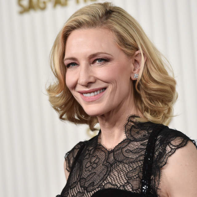 Cate Blanchett sabe llevar las transparencias a los 50 con un vestido sexy de alfombra roja que es pura inspiración de invitada de noche