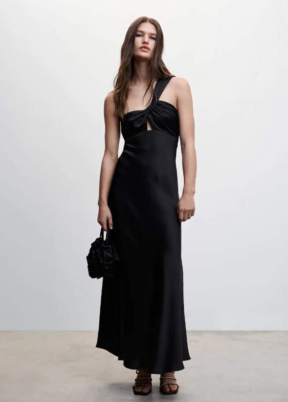 vestidos de invitada tendencia negro satinado asimetrico mango 6999