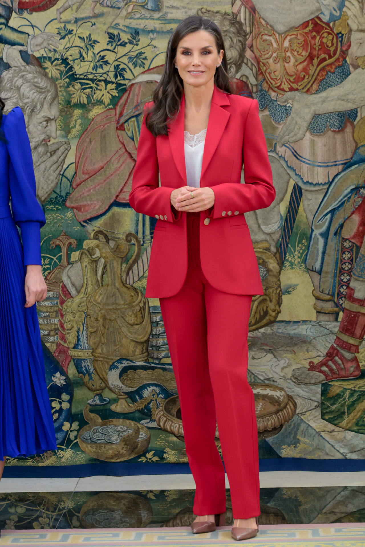 Letizia, inspiración invitada 2023: traje chaqueta en su color favorito