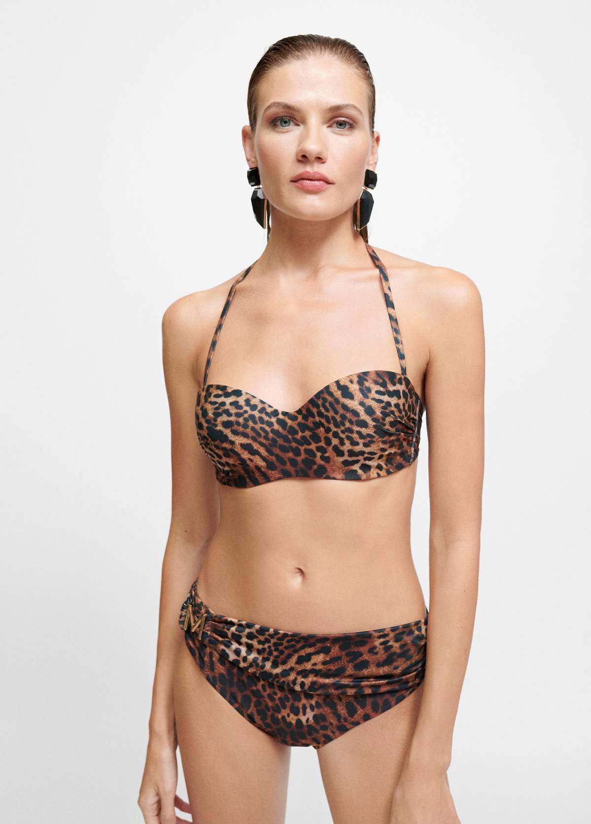 Lola Casdemunt bikini leopardo