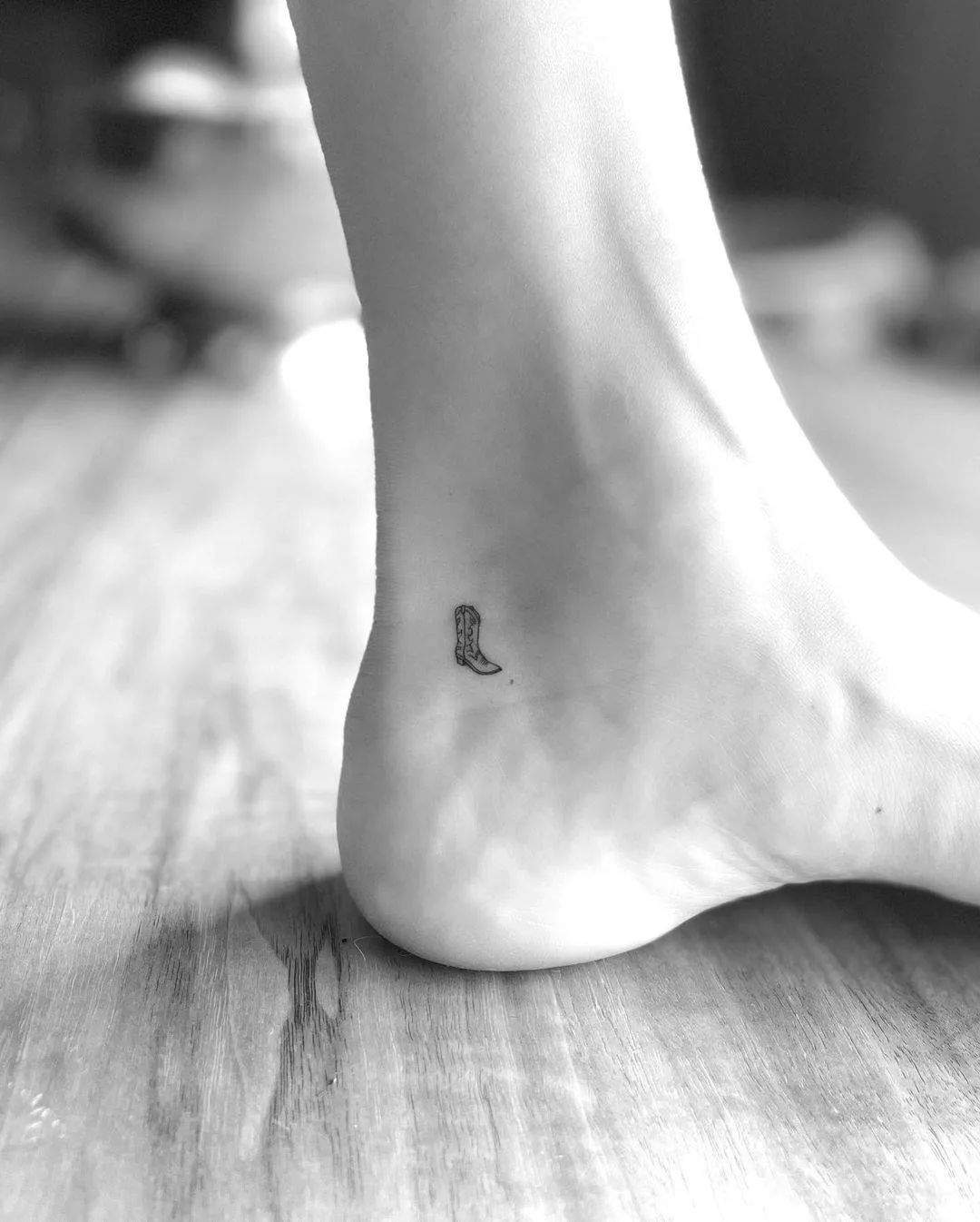 Mini tattoo de bota