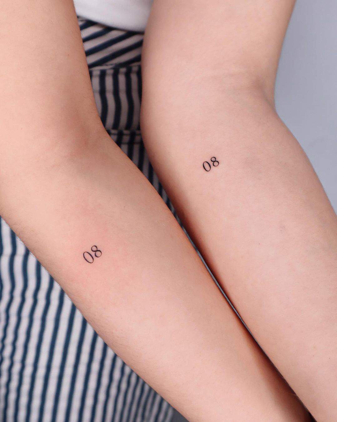 Tatuaje en pareja de número