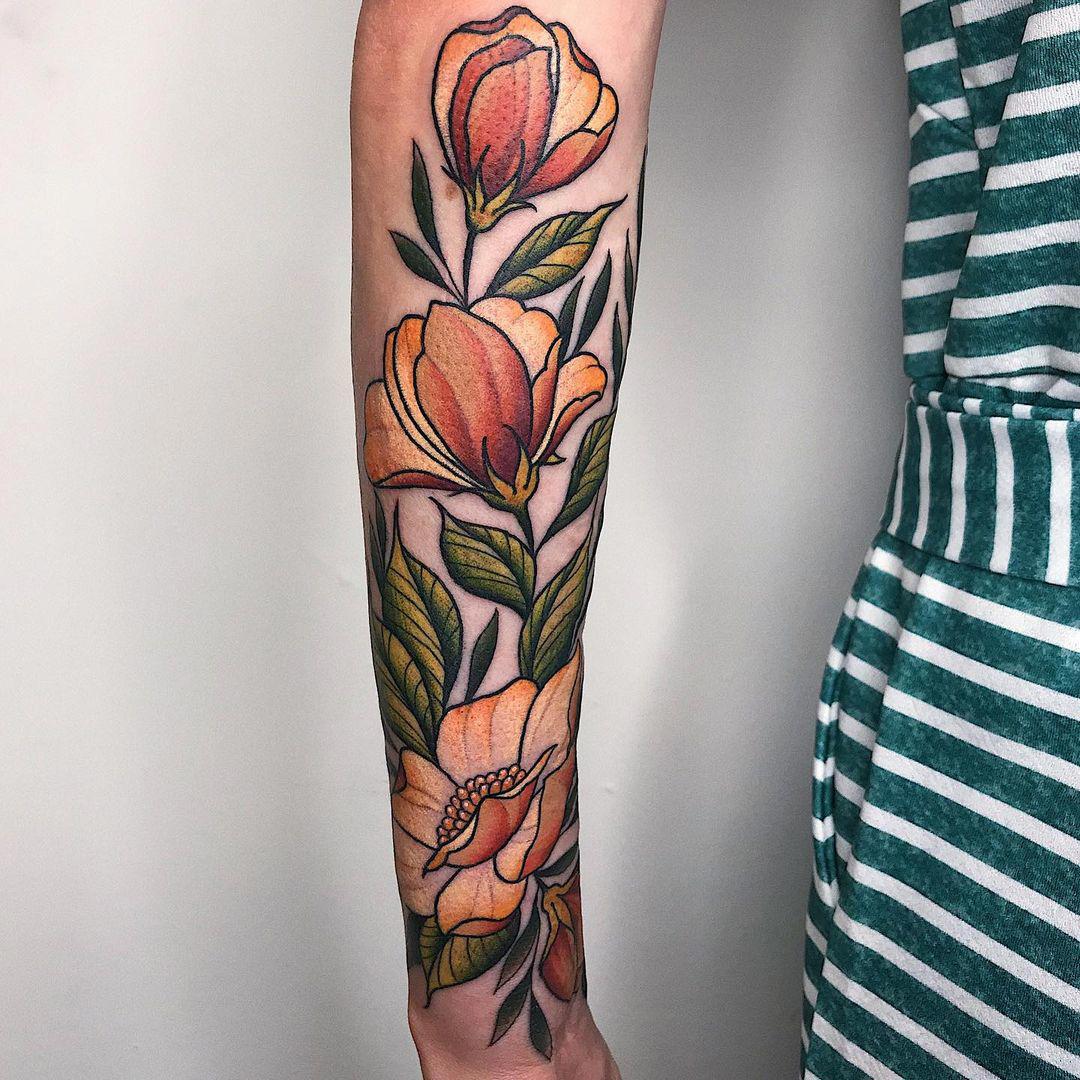 Tatuaje brazo flores