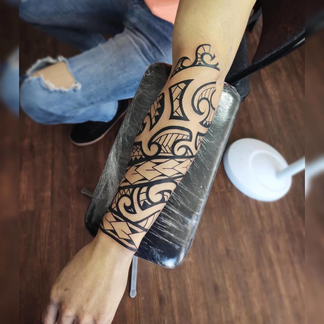 tatuaje maori brazo 1