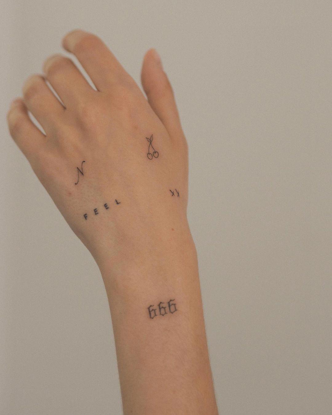 Mini tatuajes con significado en el mano