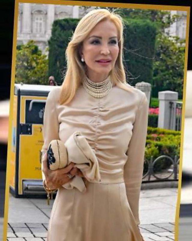 Carmen Lomana vestido satén