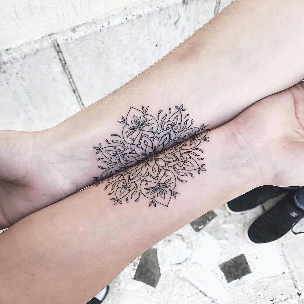 Tatuaje complementario de mandala