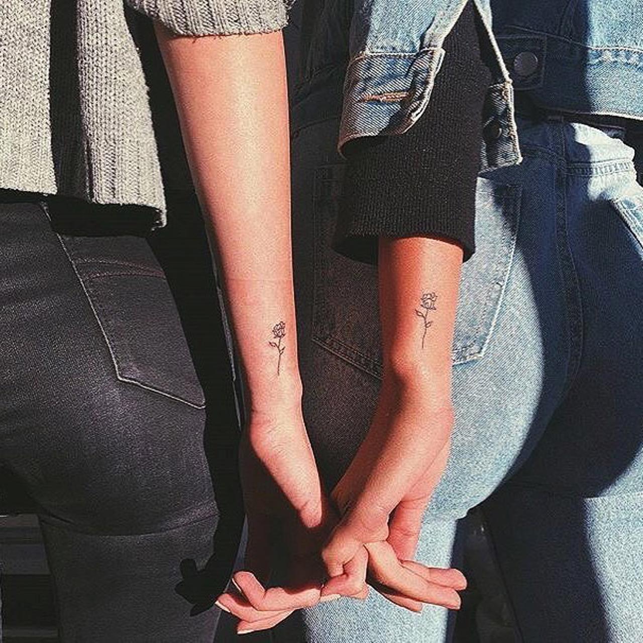30 tatuajes minimalistas para amigas inseparables: originales y con significado