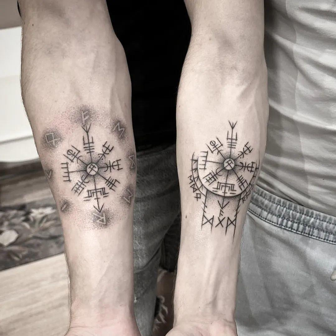 Tatuajes vikingos de Vegvísir