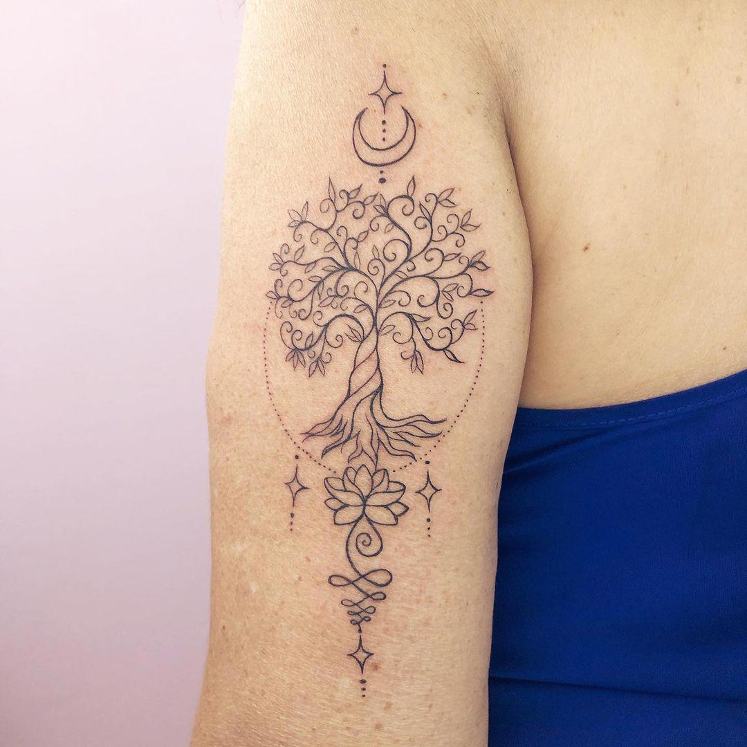 Tatuaje unalome con árbol de la vida celta