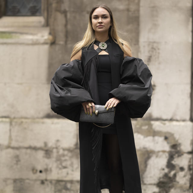 Los 10 vestidos de manga larga de Zara que necesitas en otoño: de aire boho, cómodos y favorecedores