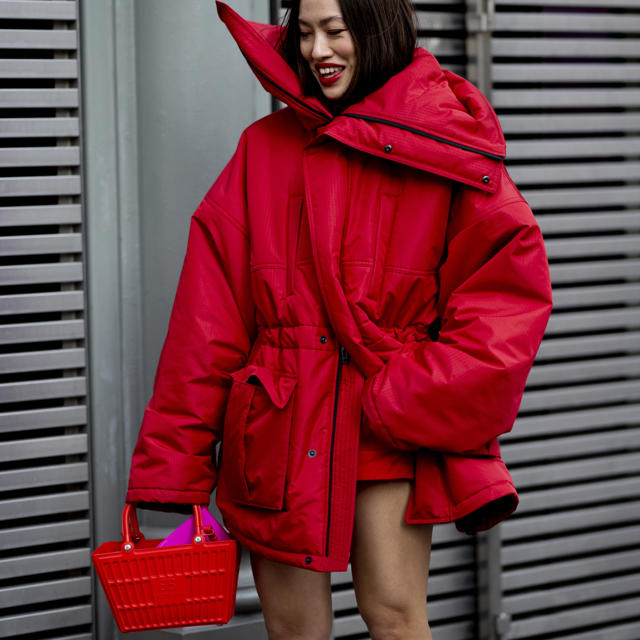 El abrigo rojo de Sfera que querrán las mujeres más elegantes y en tendencia de este otoño 2023