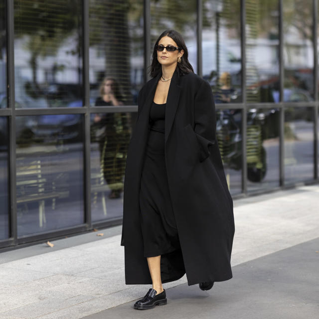 10 vestidos anchos de Primark que llevan las francesas con Converse: holgados, cómodos y estilizadores