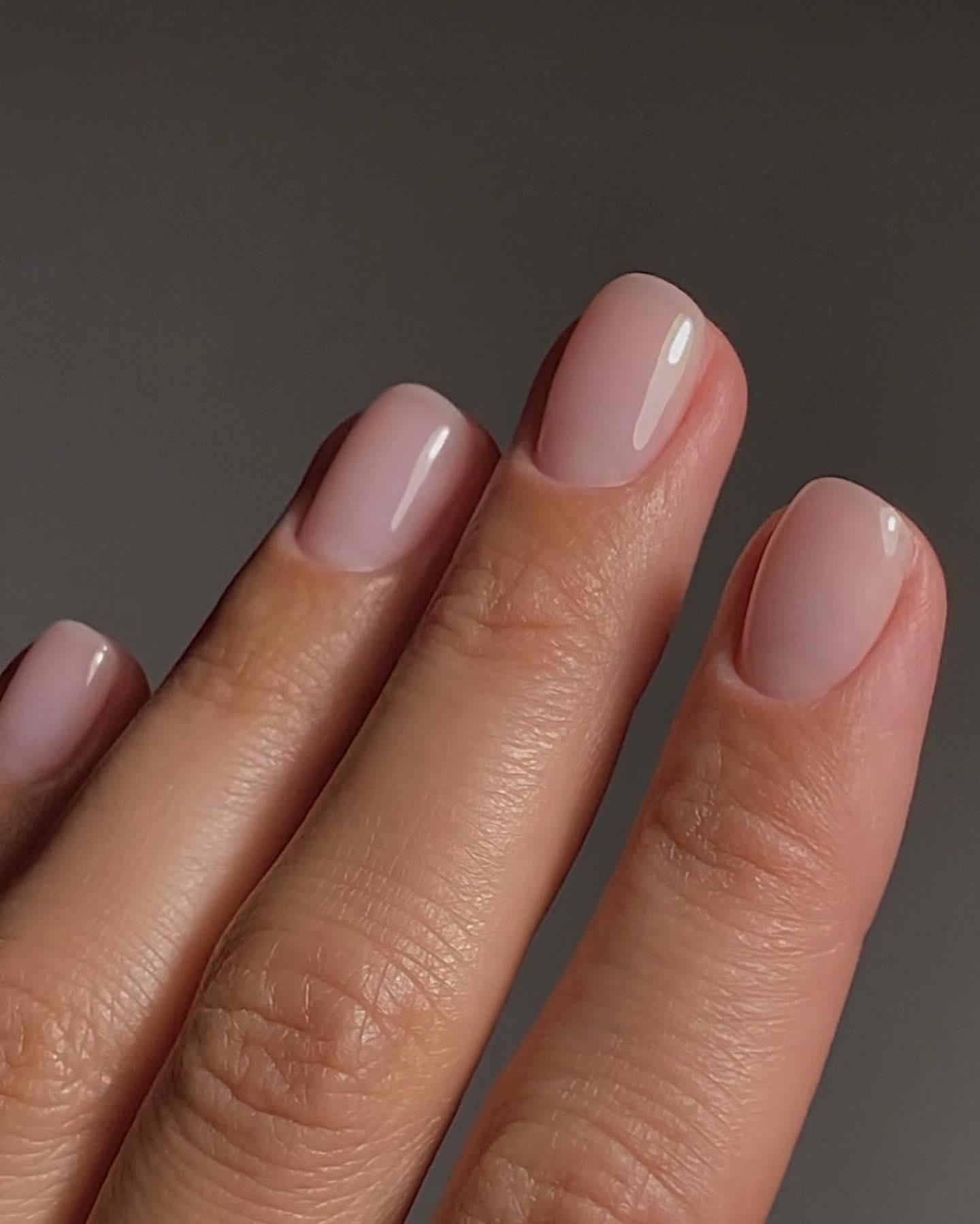 Diseños de uñas elegantes: uñas rosa palo