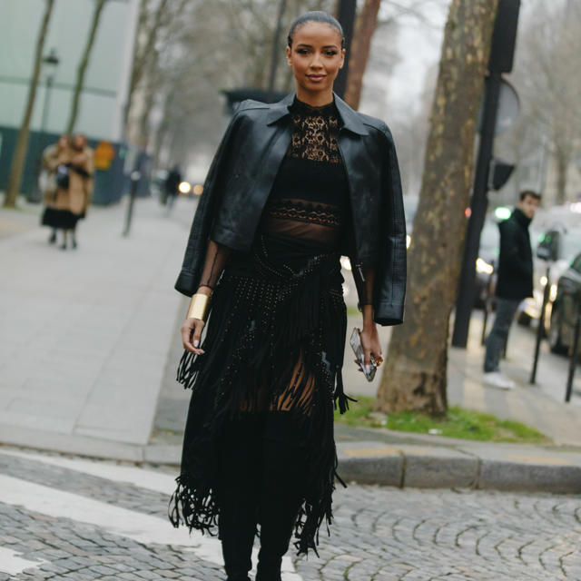8 vestidos negros de Zara que no son los típicos: sientan bien y podrás llevarlos más allá de las navidades
