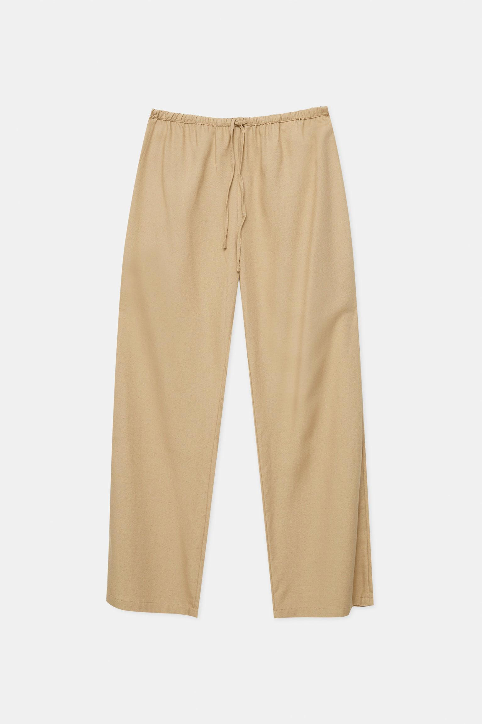 pantalones de cintura elástica de pull and bear tejido rústico 9,99 euros