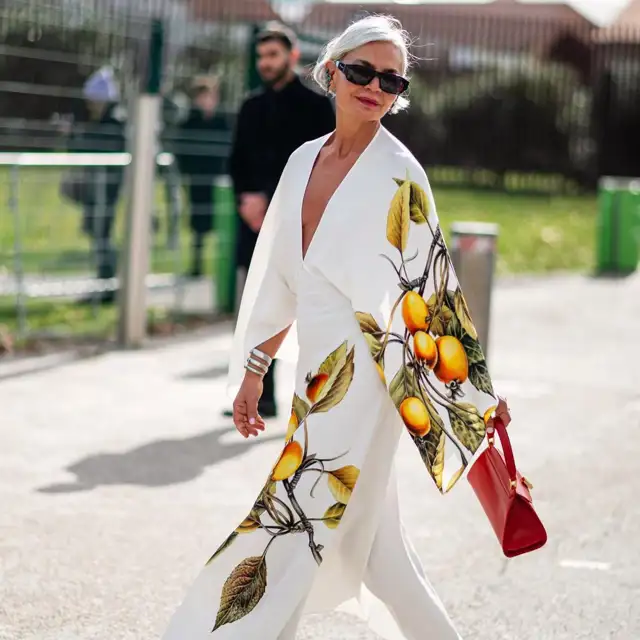 Adiós tacones de invitada: las mujeres de 50 más elegantes llevarán estas alpargatas blancas de El Corte Inglés