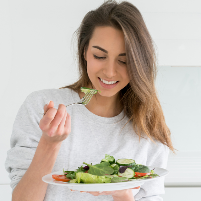 "Soy nutricionista y este es mi menú de cenas para estar sana y en el peso ideal": fáciles y rápidas